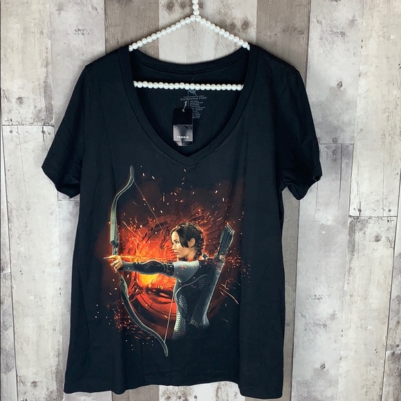 NWT Torrid Huger Games Catching Fire Tee size 1 / US size 14/16 - Picture 2 of 8
